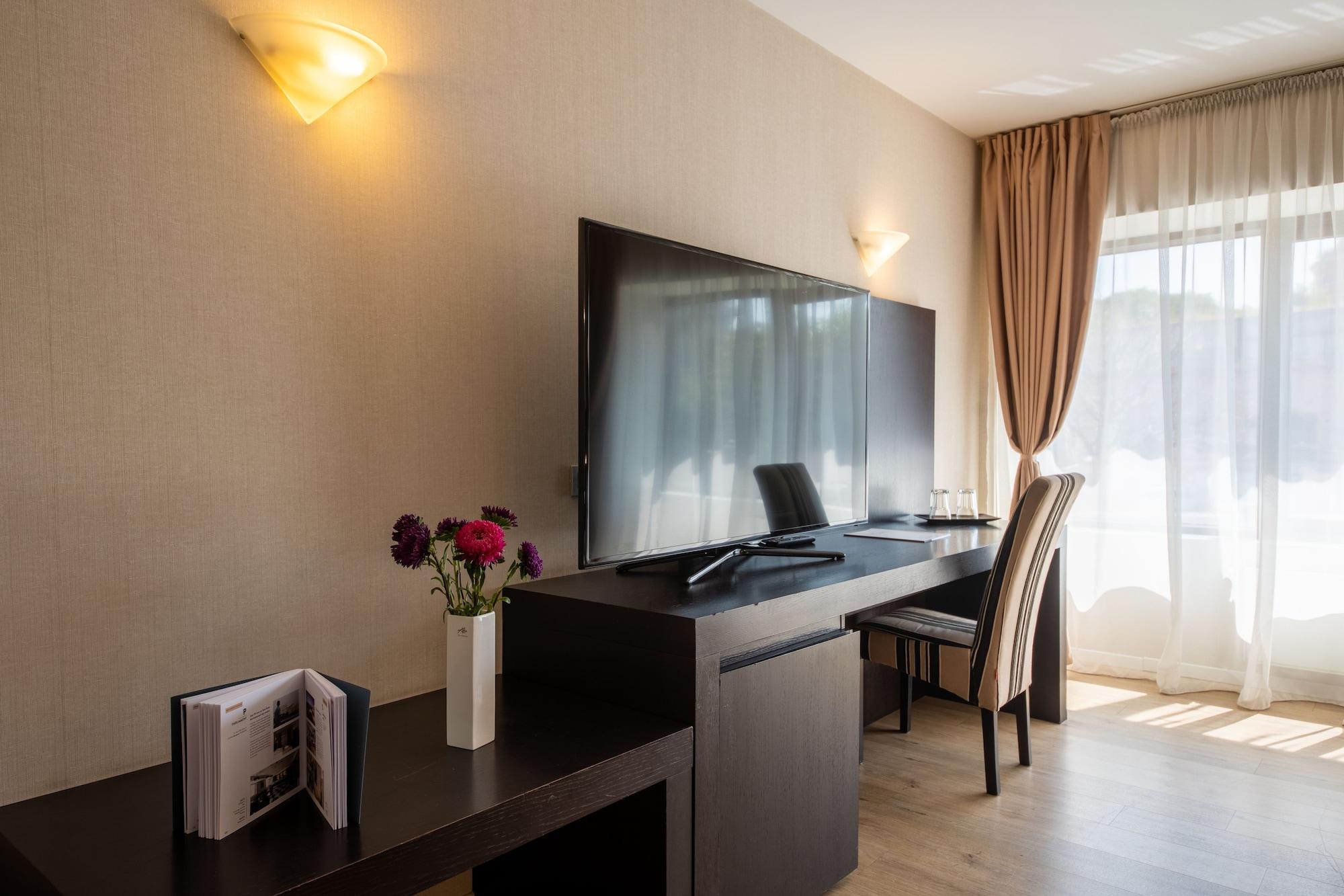 Hotel Parliament Bucharest Luaran gambar