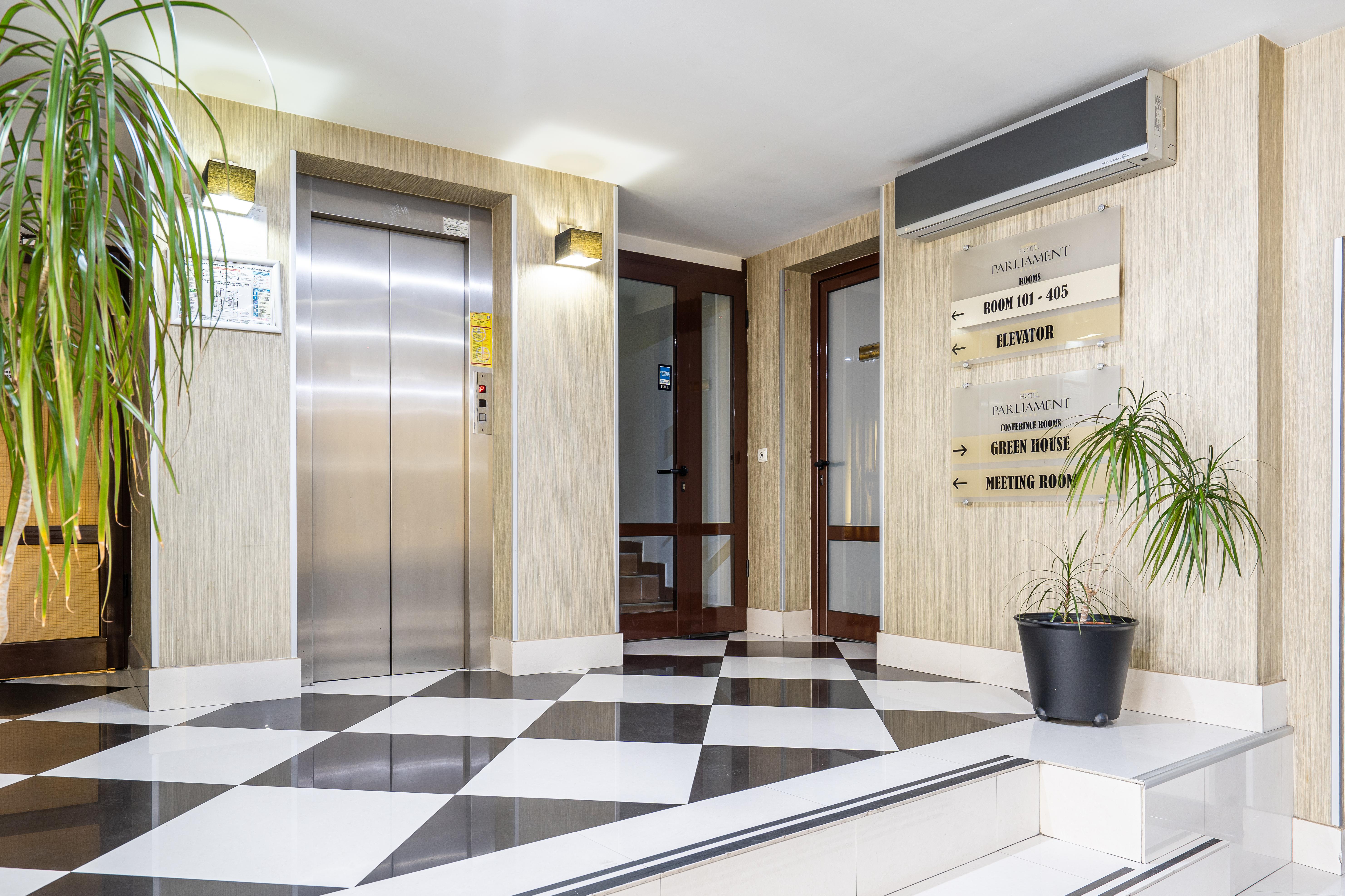 Hotel Parliament Bucharest Luaran gambar